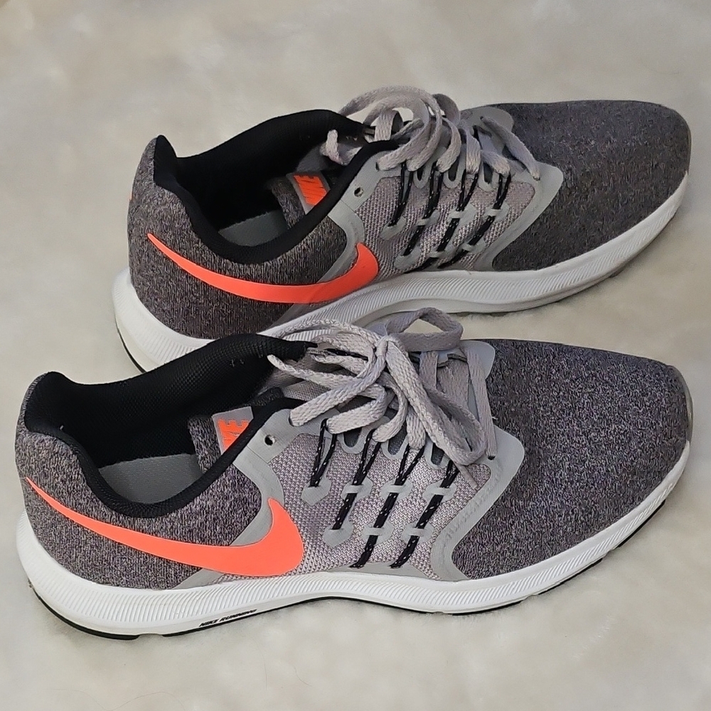 Nike Womens Gray and Pink Athletic Shoes